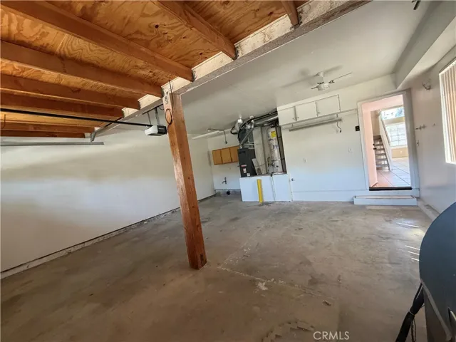 garage with washer and dryer hookups