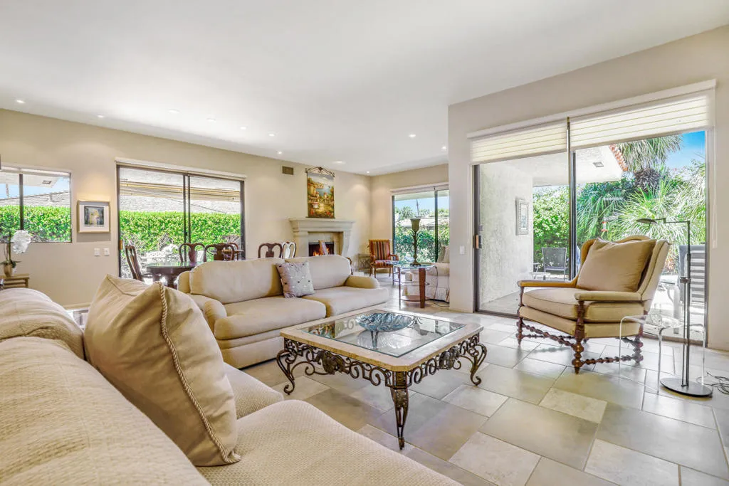 31 Stanford Dr