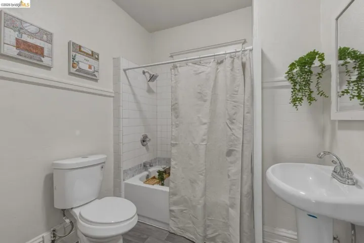523 25th St, Oakland, California 94612