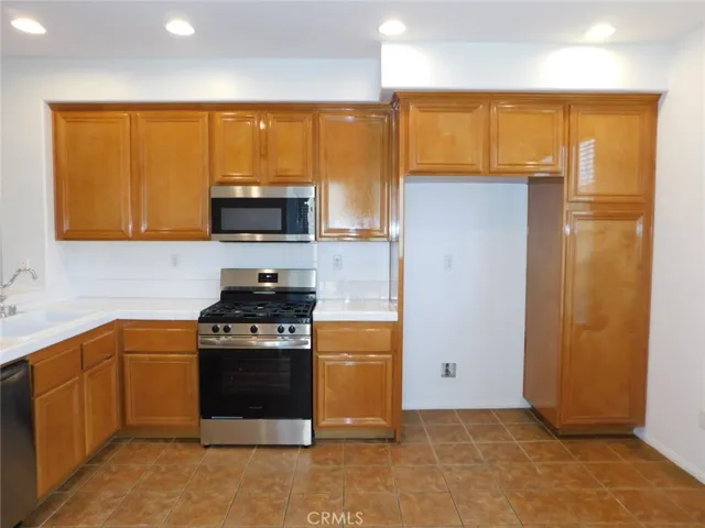 147 Tall Oak, Irvine, California 92603