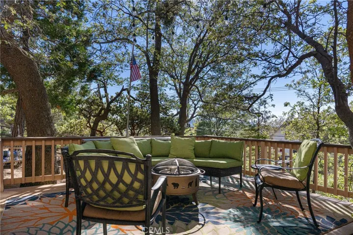 1403 Yosemite, Lake Arrowhead, California 92352