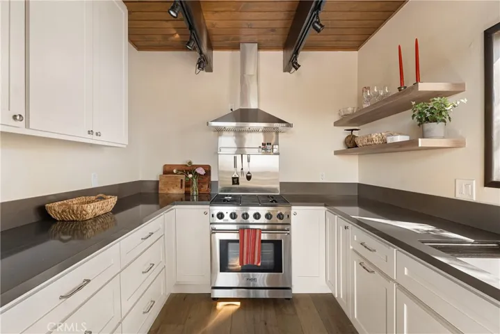 1403 Yosemite, Lake Arrowhead, California 92352