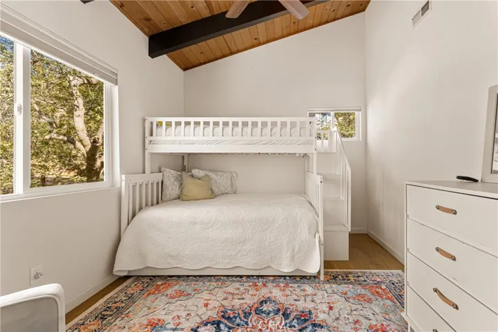 1403 Yosemite, Lake Arrowhead, California 92352