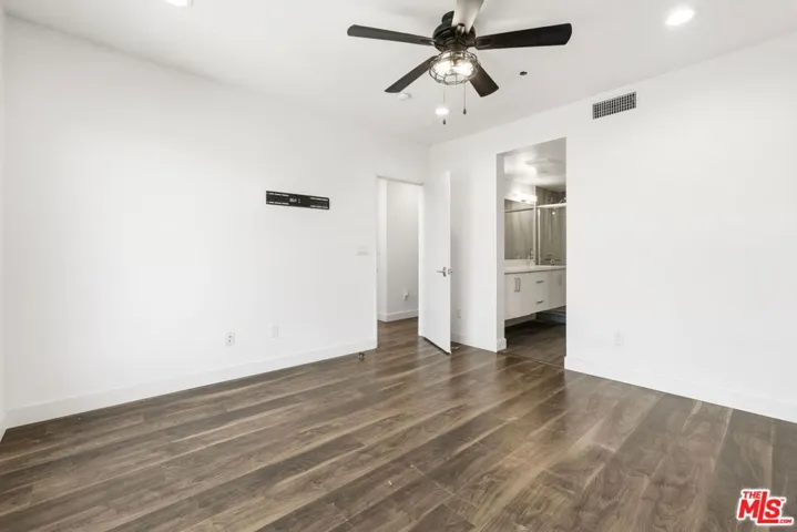 6021 W Beachwood Lane, Los Angeles, California 90038