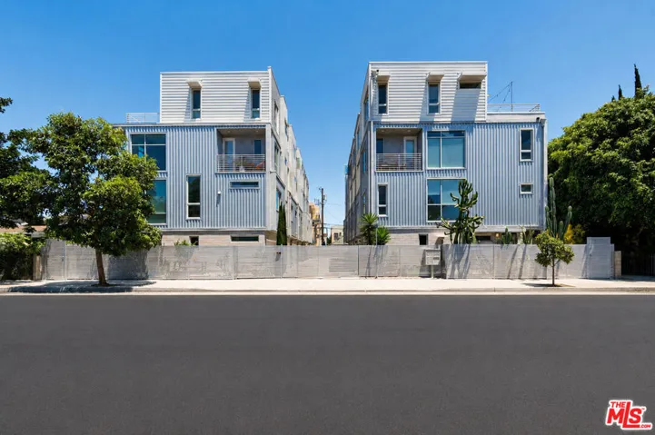 6021 W Beachwood Lane, Los Angeles, California 90038