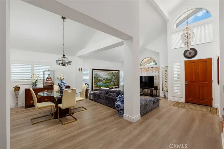 19748 Castlebar Dr – High ceiling in the living room