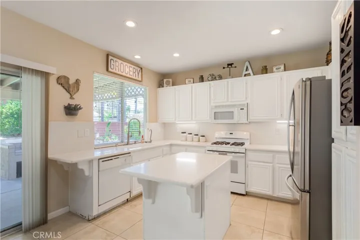 42904 Via Alhama, Temecula, California 92592