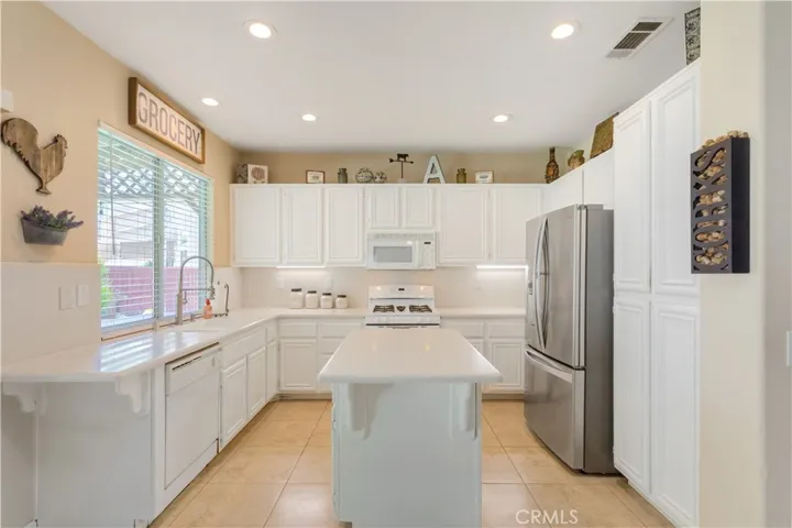42904 Via Alhama, Temecula, California 92592