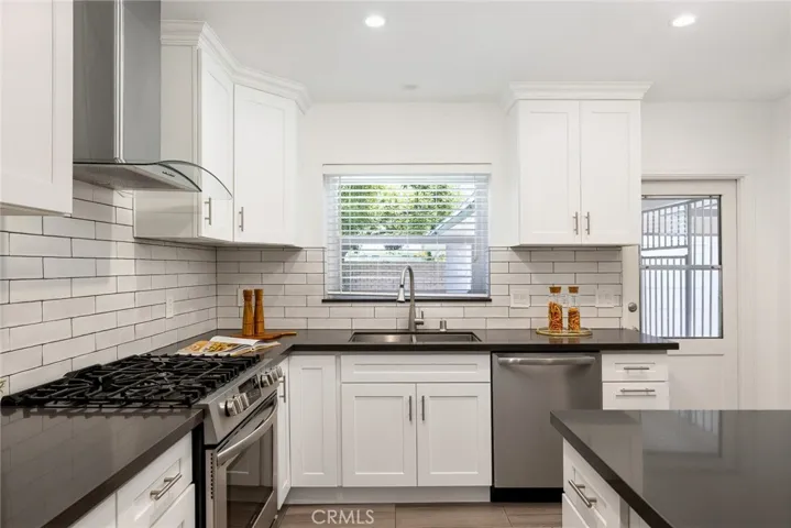 2430 Treelane Avenue, Monrovia, California 91016