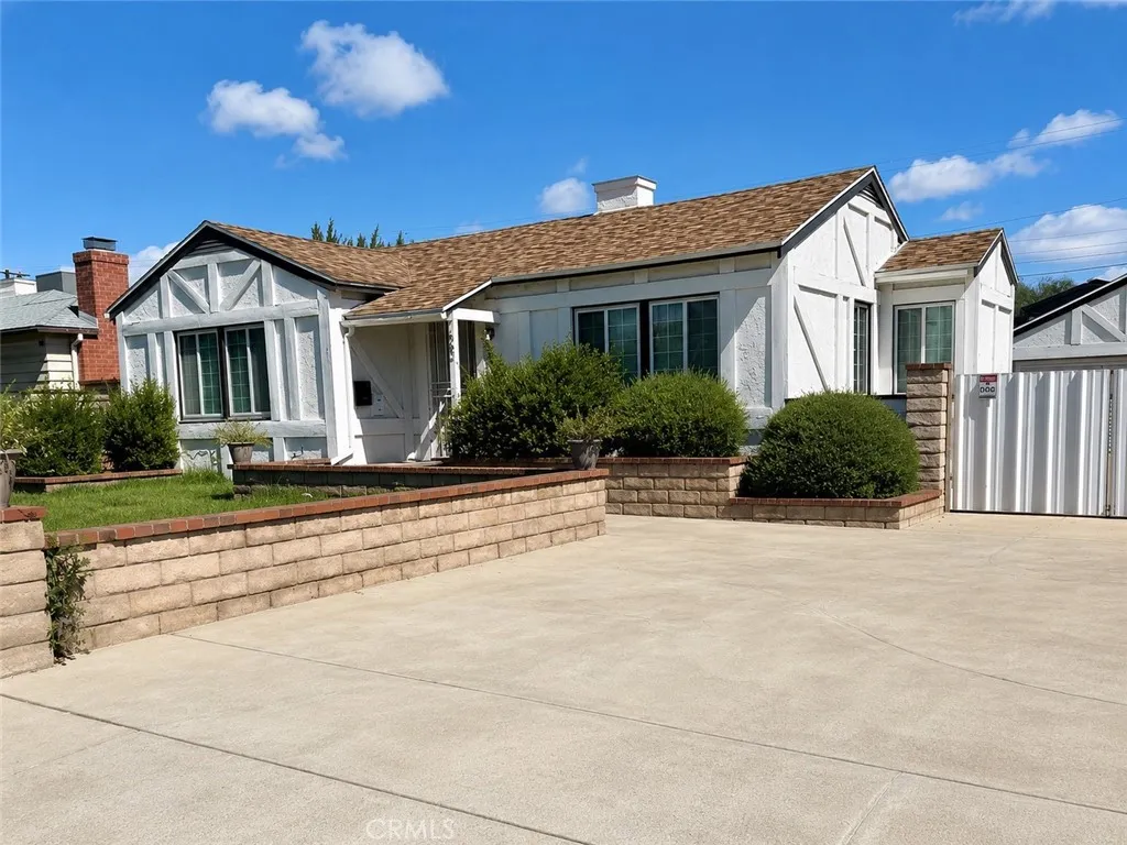 7662 Paso Robles Ave