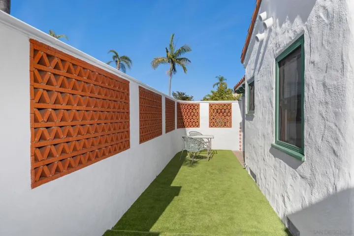 , San Diego, California 92105