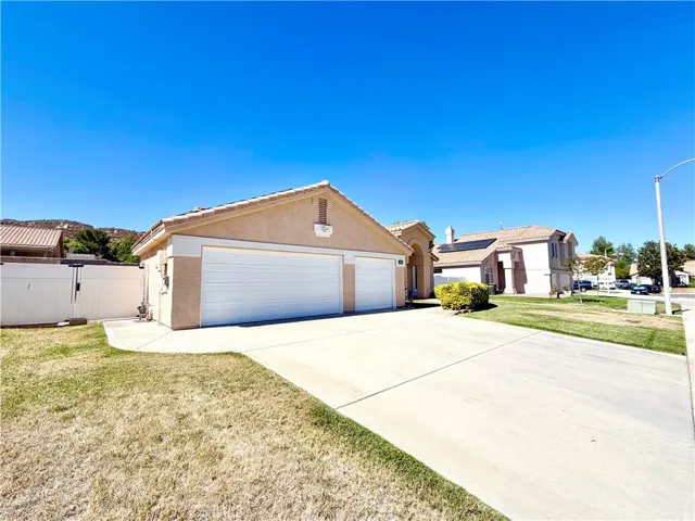 983 Sarazen Street, Hemet, California 92543