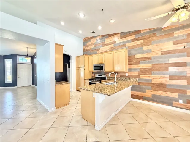 983 Sarazen Street, Hemet, California 92543