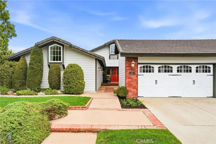 Welcome to 858 S. Bluebird Circle!