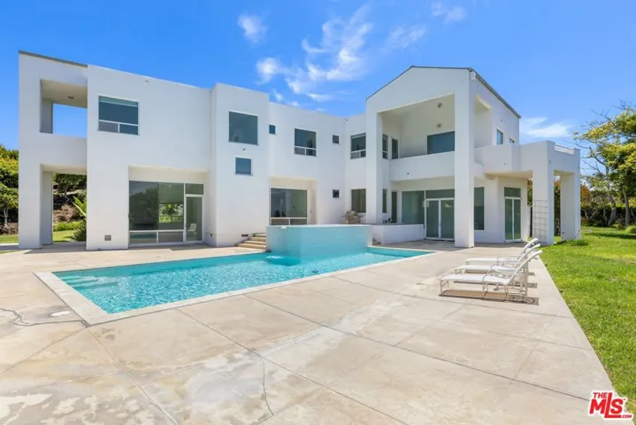 6081 Cavalleri Road, Malibu, California 90265
