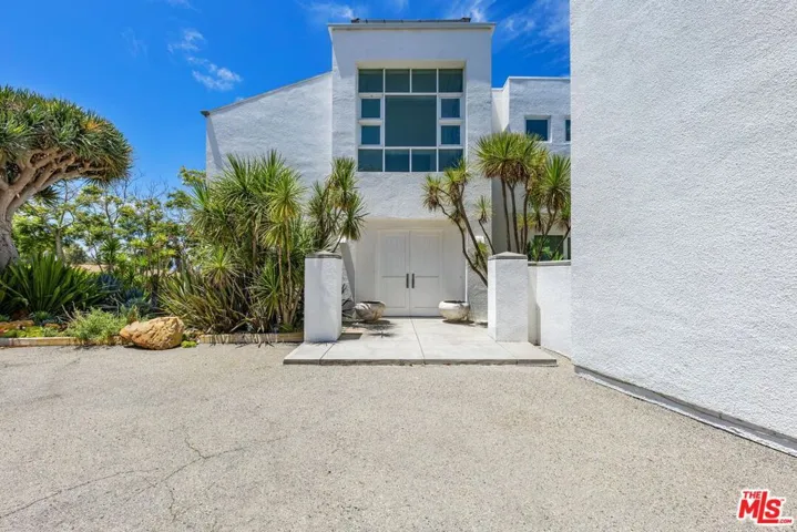 6081 Cavalleri Road, Malibu, California 90265