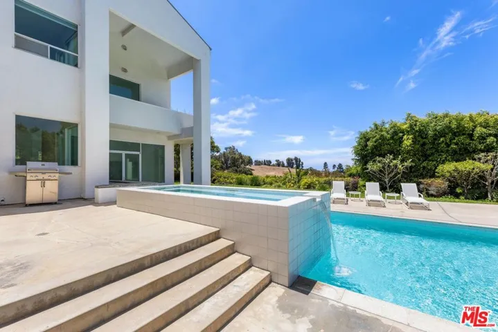 6081 Cavalleri Road, Malibu, California 90265