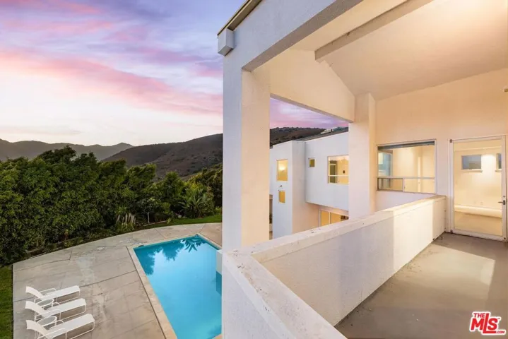 6081 Cavalleri Road, Malibu, California 90265