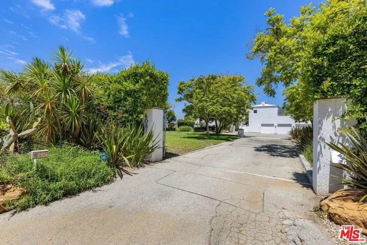 6081 Cavalleri Road, Malibu, California 90265