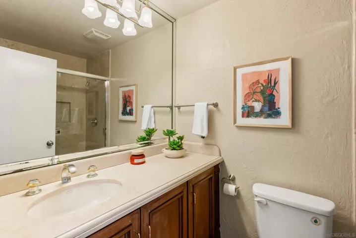 6998 Camino Degrazia, San Diego, California 92111
