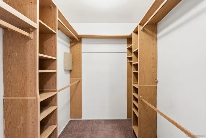 6998 Camino Degrazia, San Diego, California 92111
