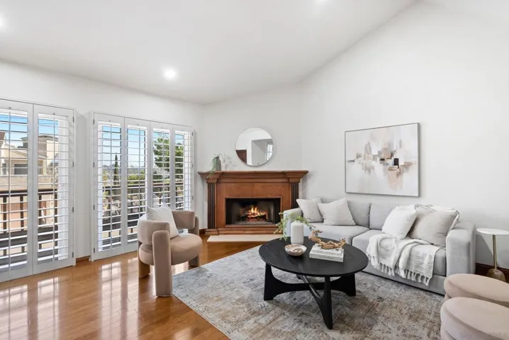 6998 Camino Degrazia, San Diego, California 92111