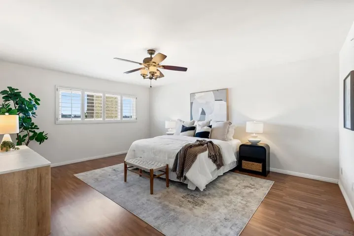 6998 Camino Degrazia, San Diego, California 92111