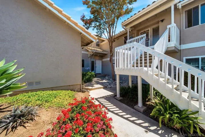 1382 Palomar, Vista, California 92084