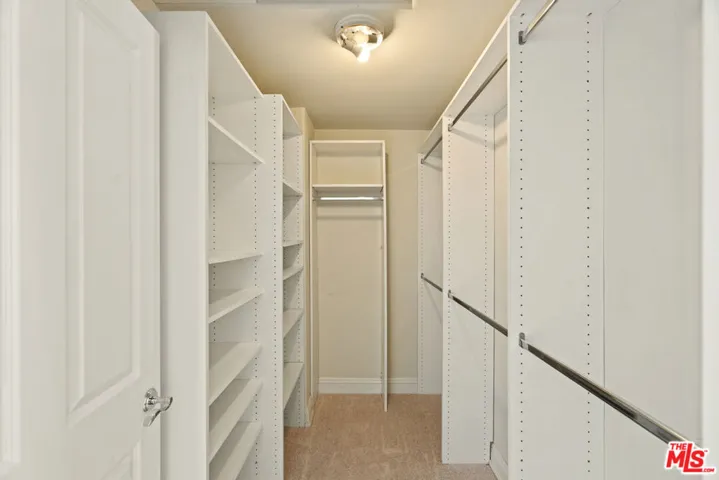 11982 Mayfield Avenue D, Los Angeles, California 90049