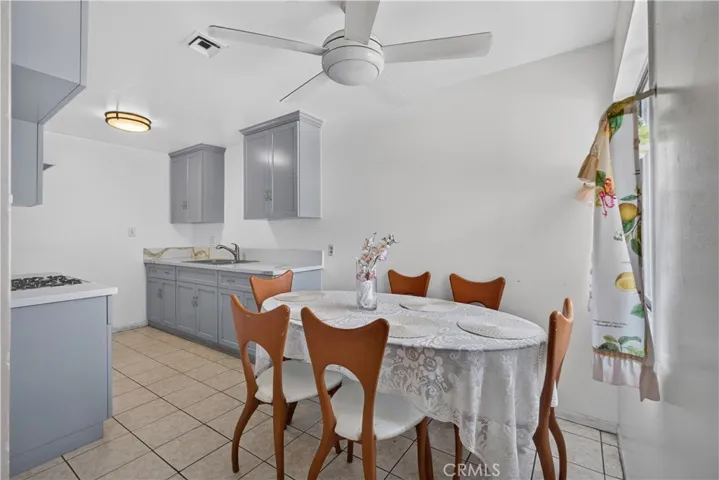11 Eastridge Lane, Carson, California 90745