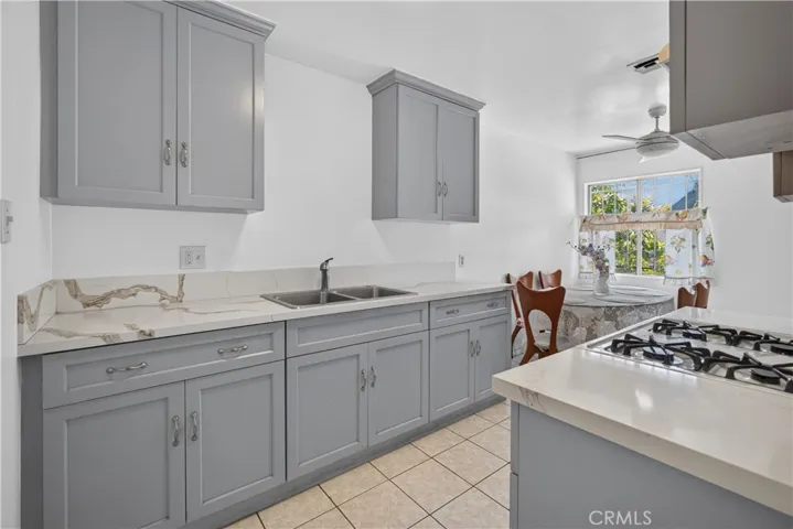 11 Eastridge Lane, Carson, California 90745