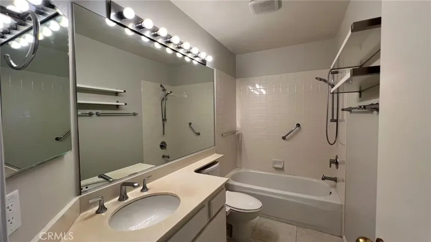 14 Alboca, Irvine, California 92614