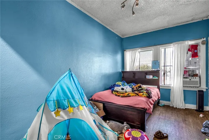 9019 S San Pedro, Los Angeles, California 90003