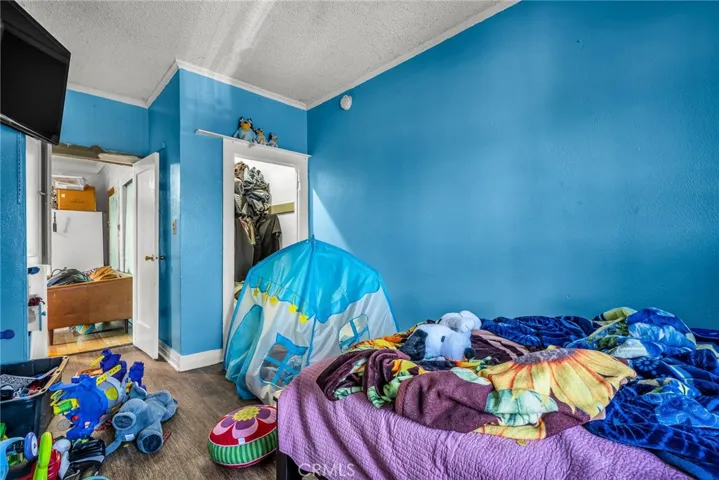 9019 S San Pedro, Los Angeles, California 90003