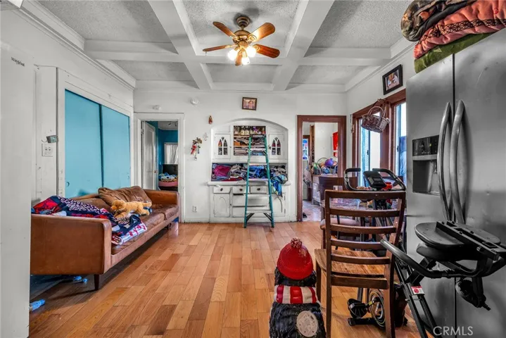 9019 S San Pedro, Los Angeles, California 90003