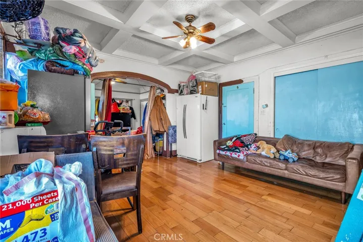 9019 S San Pedro, Los Angeles, California 90003
