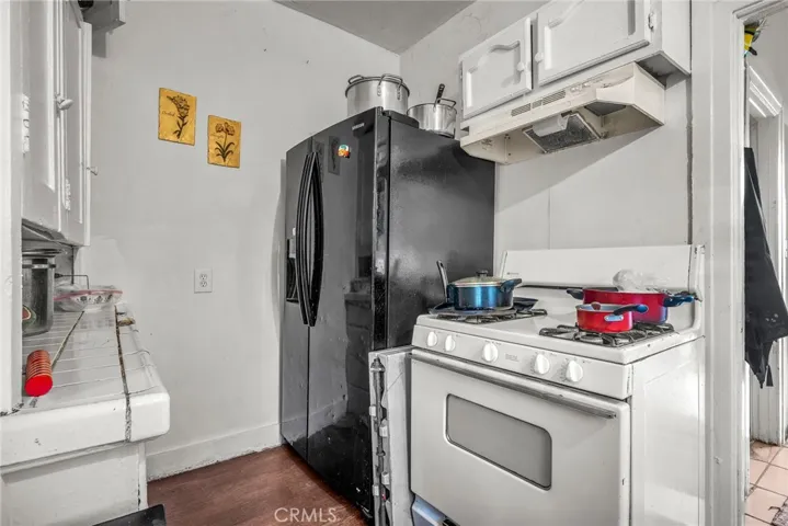 9019 S San Pedro, Los Angeles, California 90003