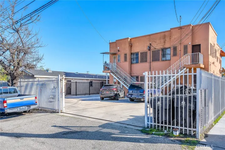 9019 S San Pedro, Los Angeles, California 90003