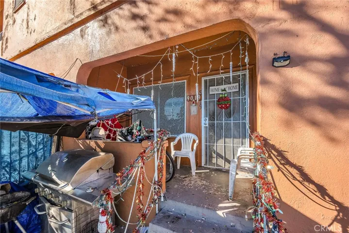 9019 S San Pedro, Los Angeles, California 90003
