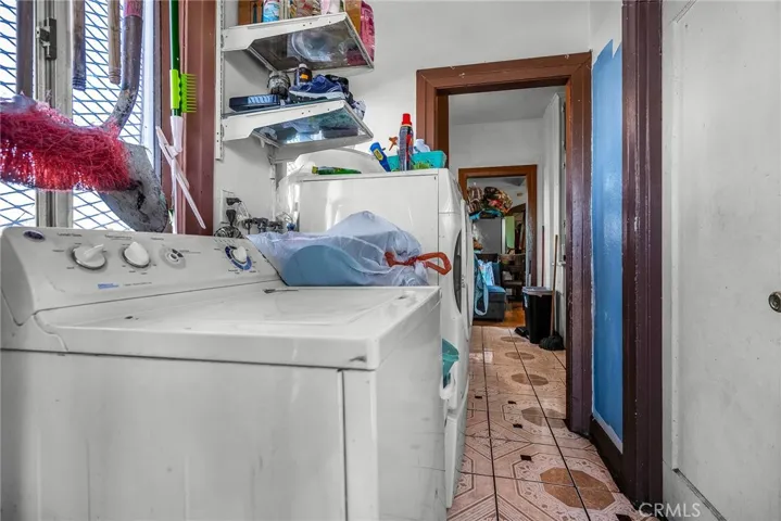 9019 S San Pedro, Los Angeles, California 90003