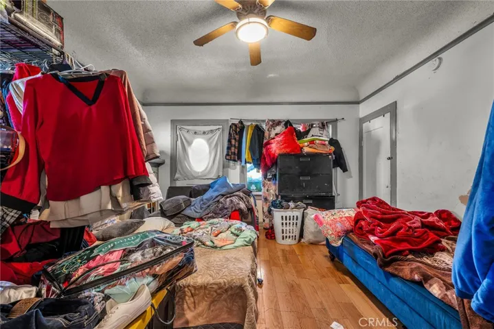 9019 S San Pedro, Los Angeles, California 90003