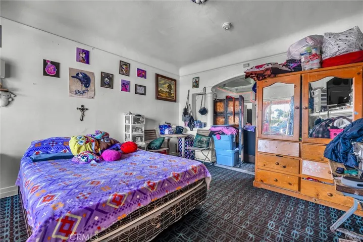 9019 S San Pedro, Los Angeles, California 90003