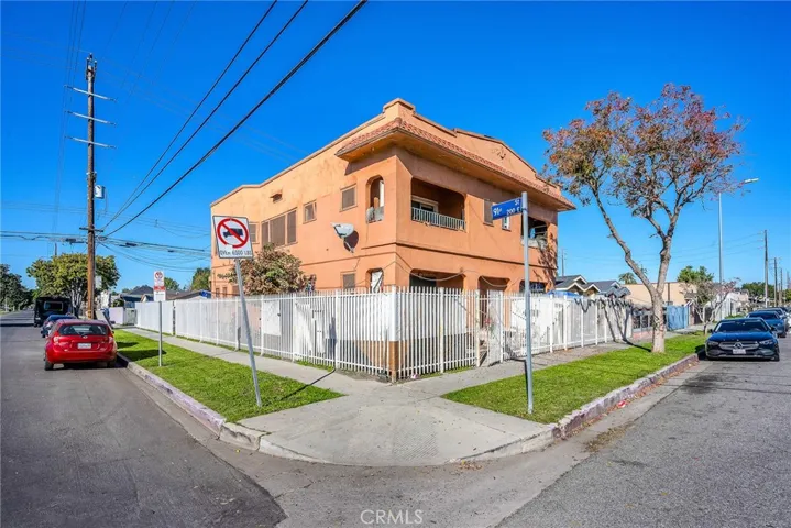 9019 S San Pedro, Los Angeles, California 90003