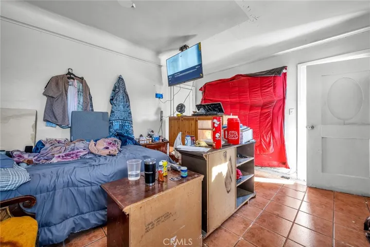 9019 S San Pedro, Los Angeles, California 90003