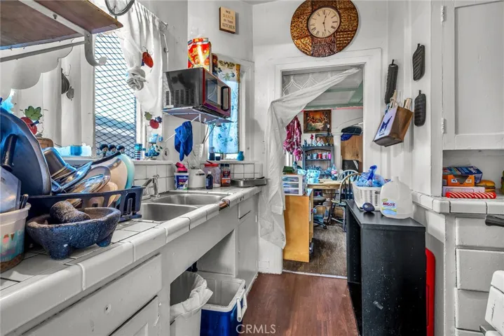 9019 S San Pedro, Los Angeles, California 90003