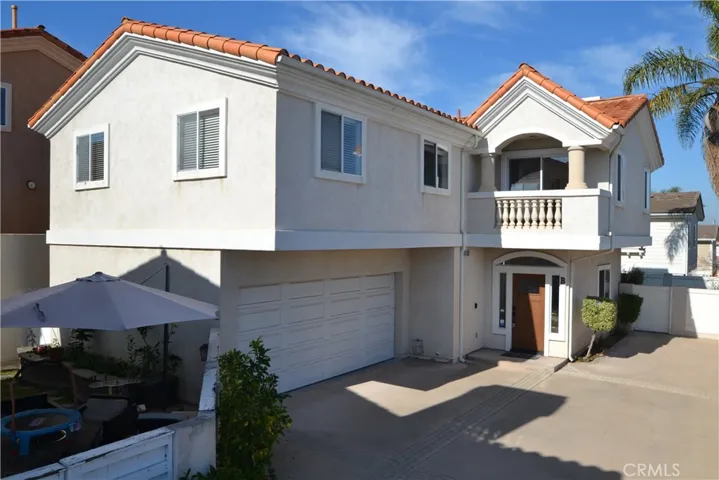 2203 Harriman Lane B, Redondo Beach, California 90278