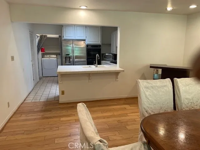 18530 Linnet, Tarzana, California 91356