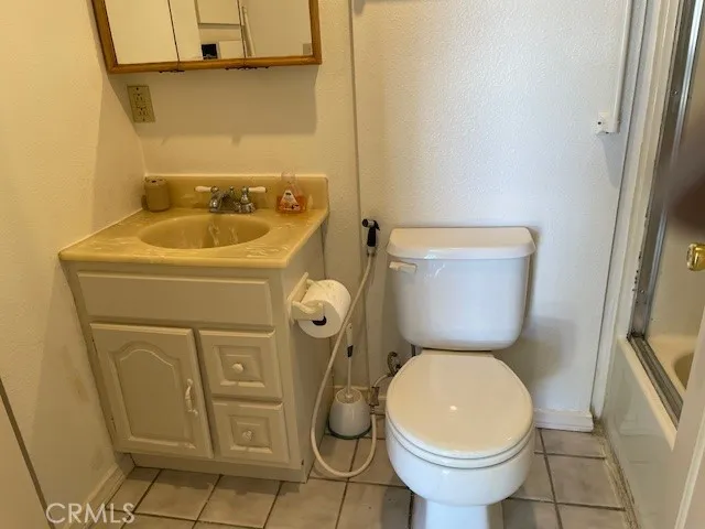 18530 Linnet, Tarzana, California 91356