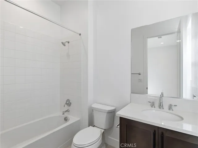 Secondary Bathroom 4: Esen Modern Farmhouse - Bella Terra Collection at Tesoro - Photo of a different homesite of another Esen type floor plan - Not actual home for sale