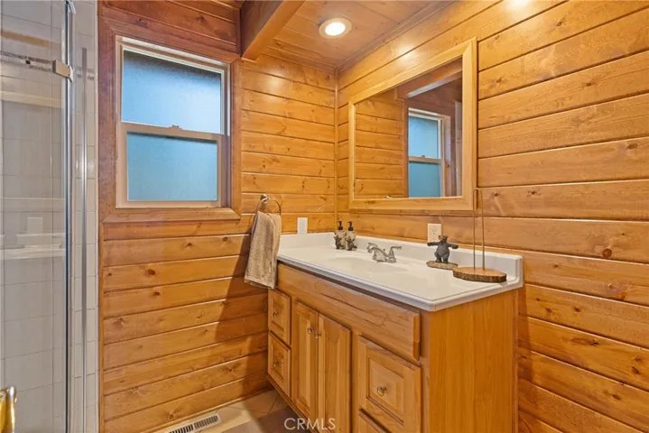 792 Golden West, Big Bear Lake, California 92315